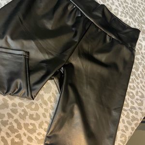 Baker short black in leather 🖤
